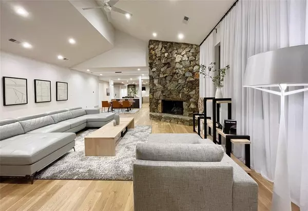 Dallas, TX 75240,6802 Bert Lane