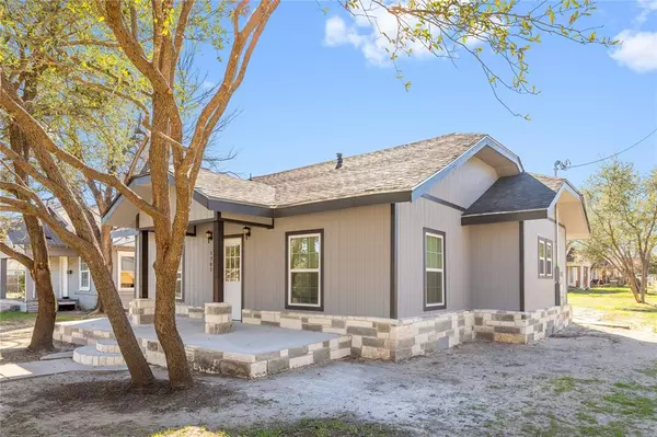 Brownwood, TX 76801,1701 1st Street