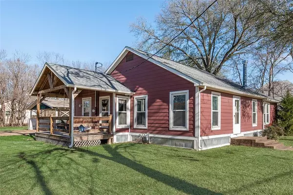 Kaufman, TX 75142,106 W 2nd North Street