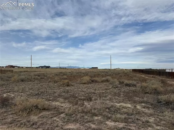 943 E Moonbeam DR, Pueblo, CO 81007