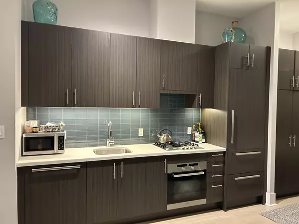 Toronto C08, ON M5A 0A5,29 Queens Quay E #1116