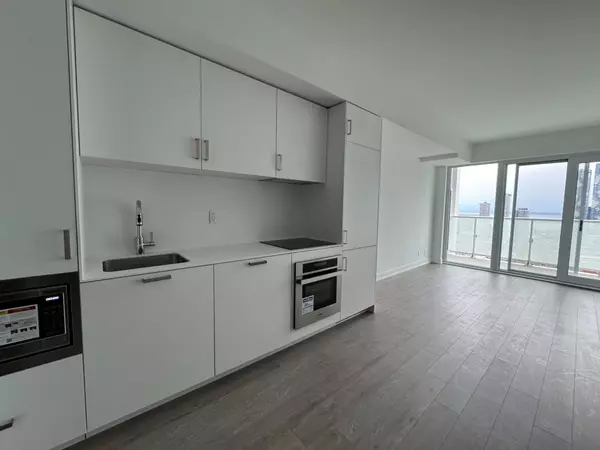 Toronto C08, ON M5C 0B6,88 Queen ST E #3309