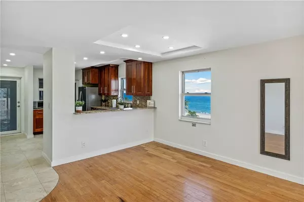 Hollywood, FL 33019,320 S Surf Rd #601