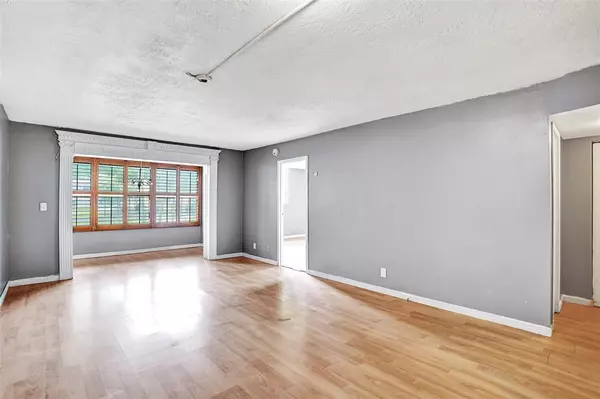 Lauderdale Lakes, FL 33311,2801 Somerset Dr #101