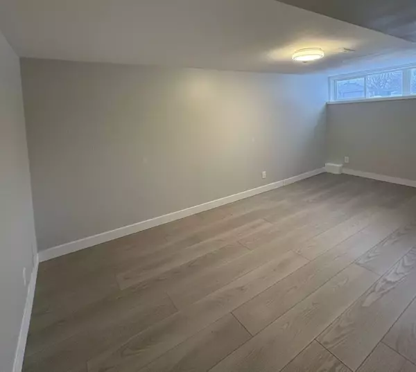 Newmarket, ON L3Y 2W8,70 Marlin CT #B