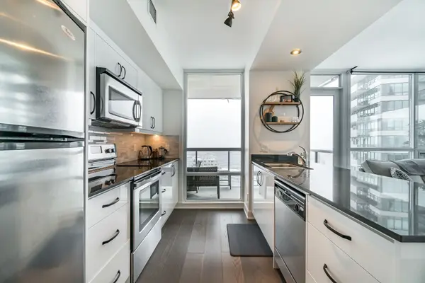 Toronto W06, ON M8V 0B2,2230 Lakeshore BLVD W #1802