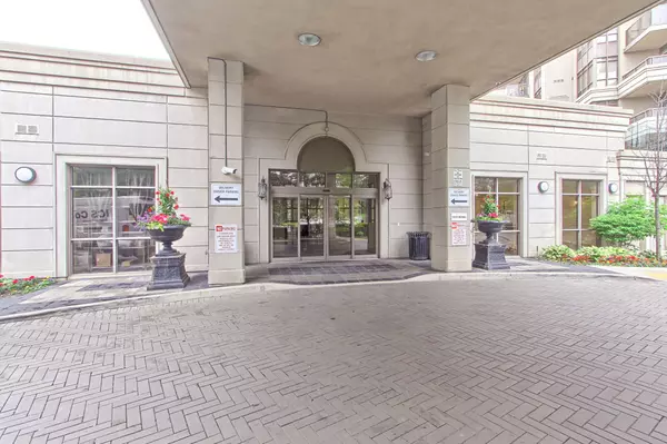 Toronto W10, ON M9W 7J4,700 Humberwood BLVD #PH31