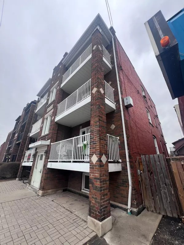 Hamilton, ON L8M 1N1,959 Main ST E #1