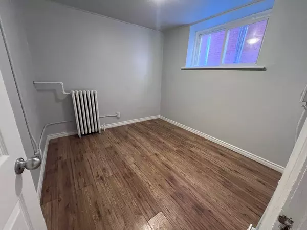 Hamilton, ON L8M 1N1,959 Main ST E #1