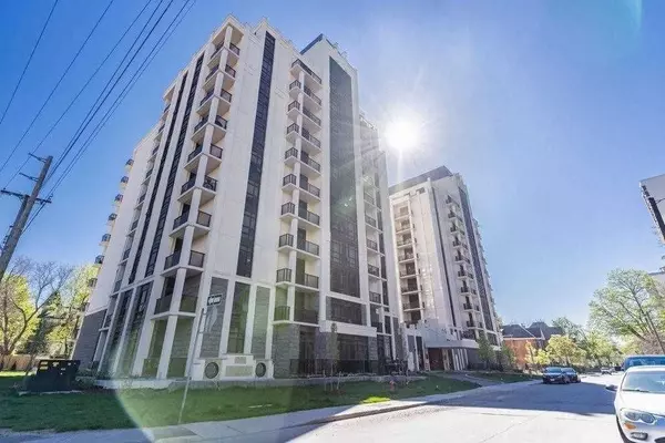 Hamilton, ON L8P 0C2,81 Robinson ST #104