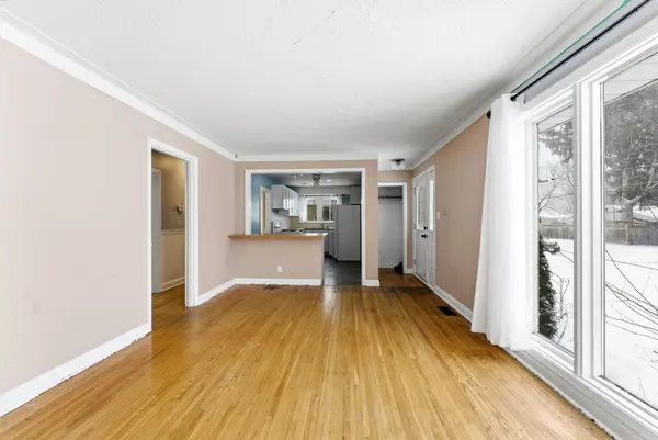 Belleville, ON K8N 4B5,38 Greenlawn AVE