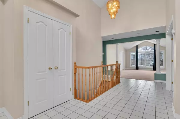 Hunt Club - South Keys And Area, ON K1G 5N8,49 Sai CRES