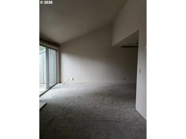 Eugene, OR 97405,152 TREEHILL LOOP