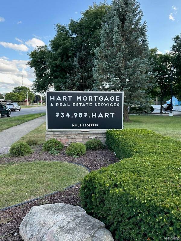 15619 Farmington RD, Livonia, MI 48154