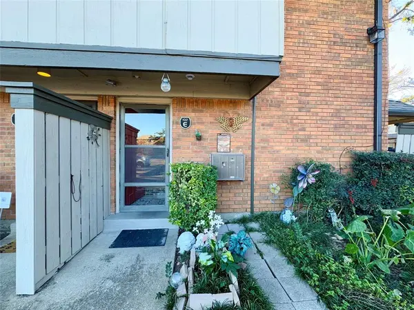 2814 Lineville Drive #102, Farmers Branch, TX 75234