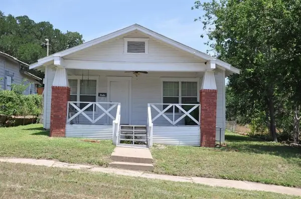614 NW 8th Street,  Mineral Wells,  TX 76067
