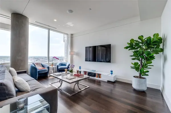 Dallas, TX 75219,2408 Victory Park Lane #1132