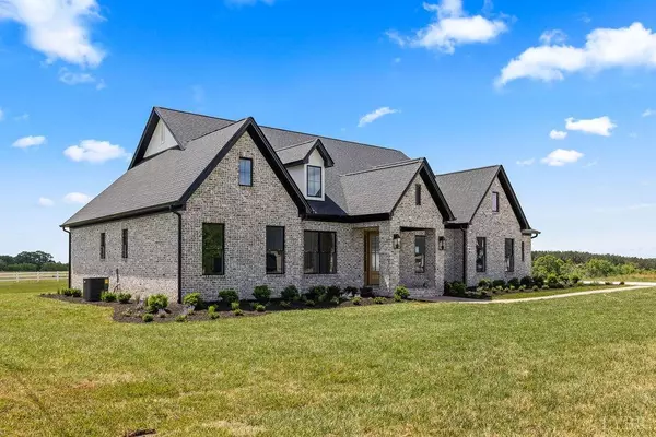 Lynchburg, VA 24503,100 Stables LN