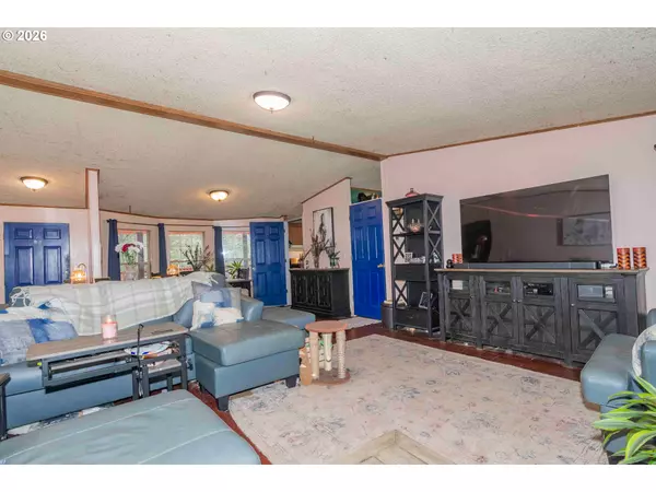 Myrtle Creek, OR 97457,424 AKER DR