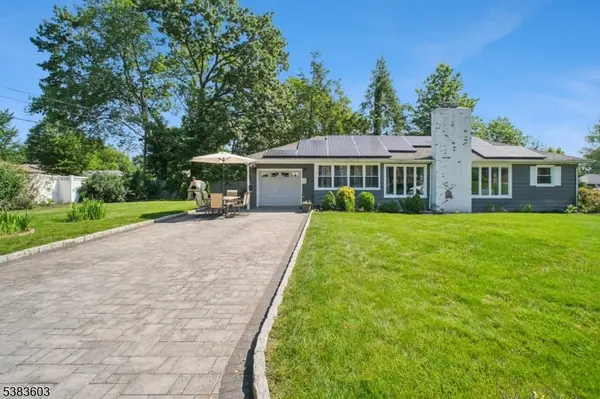 126 Fieldstone Dr,  Springfield Twp.,  NJ 07081