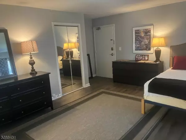 Passaic City, NJ 07055,245 Passaic Ave #A40