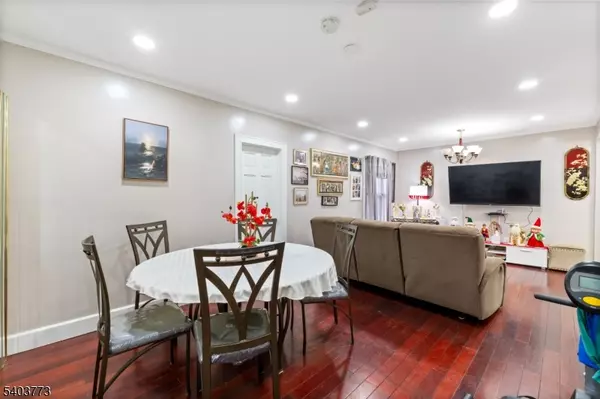 Middlesex Boro, NJ 08846,122 S Lincoln Ave