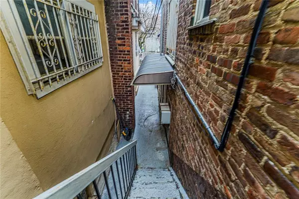 Brooklyn, NY 11235,217 Brighton 1st LN