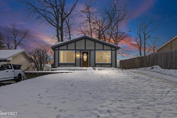 3867 Faber TER, Waterford, MI 48328