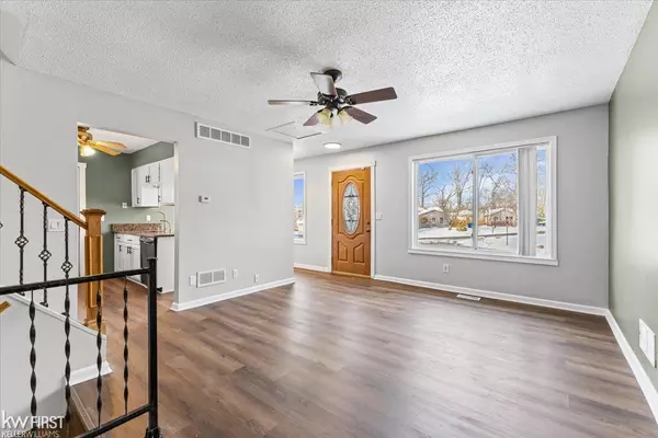 Waterford, MI 48328,3867 Faber TER