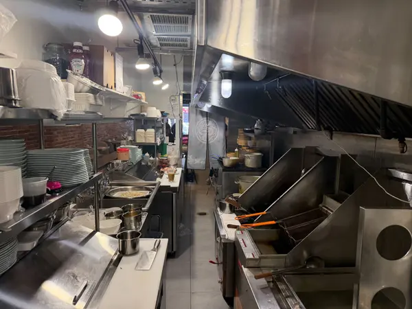 515 Bloor ST W #Main Fl, Toronto C01, ON M5S 1Y4