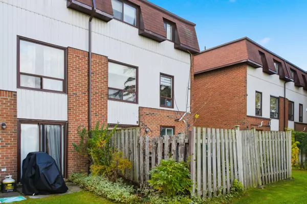 Pickering, ON L1W 3C9,765 Oklahoma DR #7