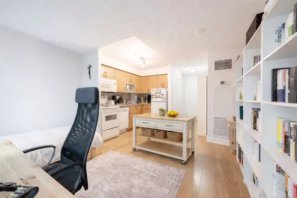 Toronto E09, ON M1P 0A9,50 Town Centre CT #605