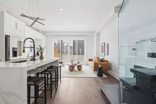 Toronto E03, ON M4J 2K1,99A Memorial Park AVE