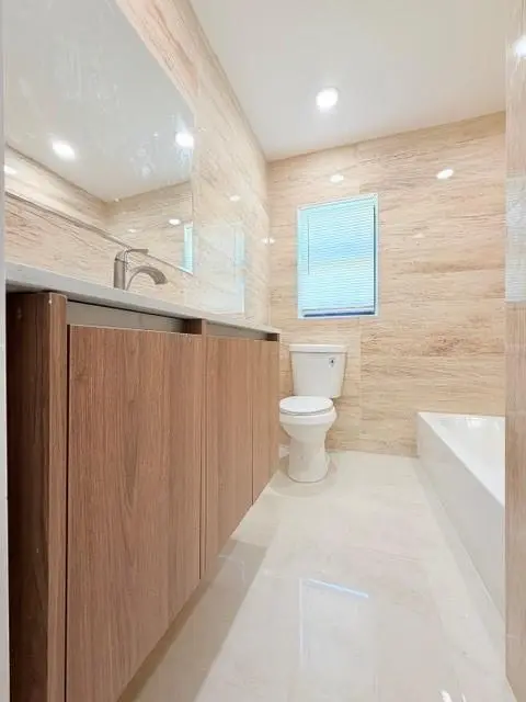 Fort Lauderdale, FL 33305,53 NE 16th Pl #1