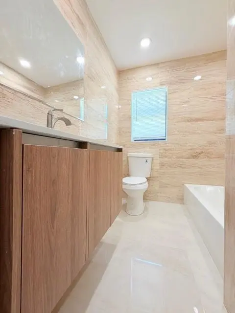 Fort Lauderdale, FL 33305,53 NE 16th Pl #1