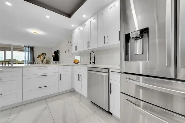 Pompano Beach, FL 33069,3980 Oaks Clubhouse Dr #505