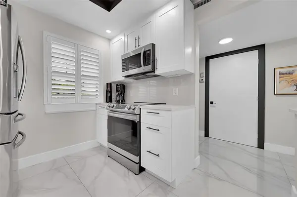 Pompano Beach, FL 33069,3980 Oaks Clubhouse Dr #505