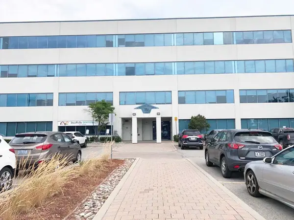 Whitchurch-stouffville, ON L4A 3Z2,37 Sandiford DR #405