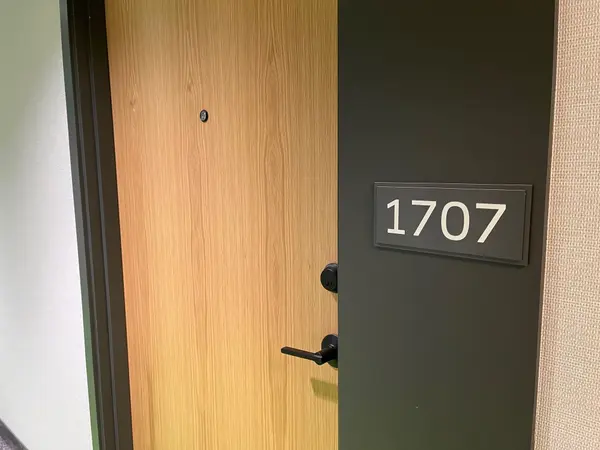 Mississauga, ON L5M 2V8,2495 Eglinton AVE W #1707