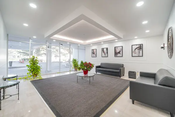 Toronto W08, ON M9C 1V6,14 Neilson DR #1002