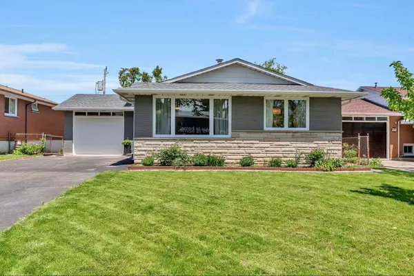 24 Darlington DR, Hamilton, ON L9C 2L7