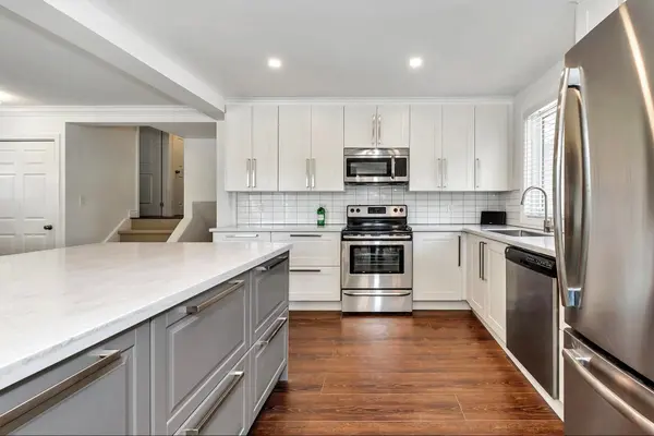 Hamilton, ON L9C 2L7,24 Darlington DR