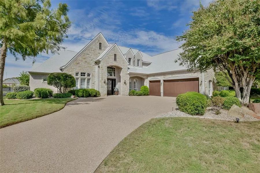 2705 Harborside Drive, Granbury, TX 76048