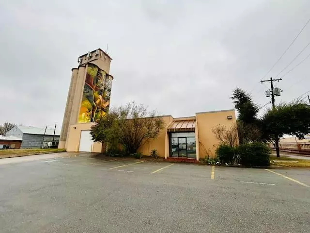 130 W Crawford Street, Denison, TX 75021