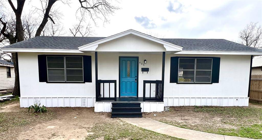 406 E Brazos Street, Groesbeck, TX 76642