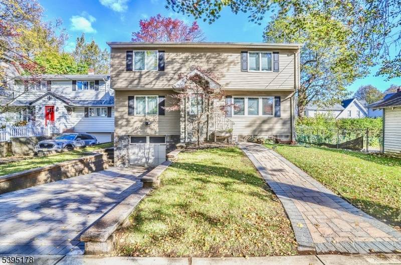 65 Mcdougall Ln, Bogota Boro, NJ 07603