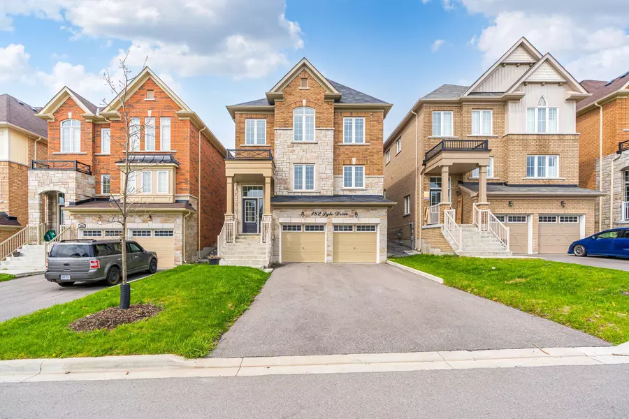 182 Lyle DR, Clarington, ON L1C 0V6