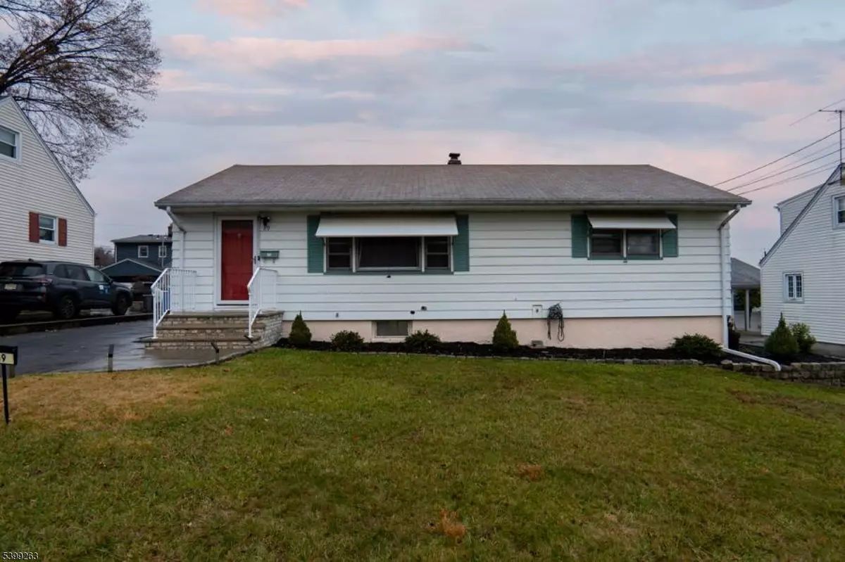 Clifton City, NJ 07012,89 Susan Ct