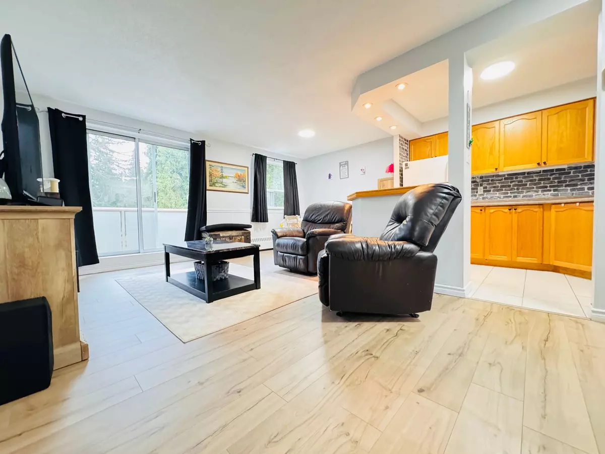 Halton Hills, ON L7J 1R9,24 Ransom ST #306