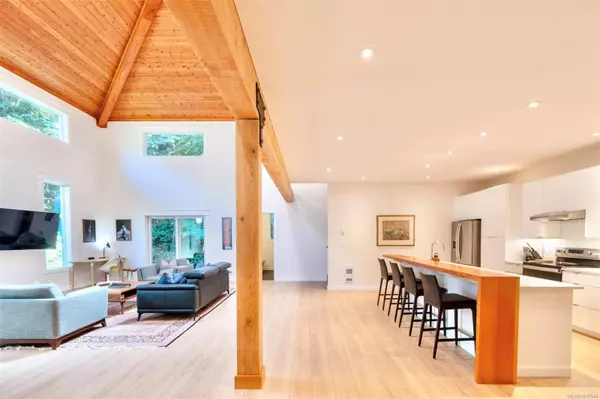 Tofino, BC V0R 2Z0,1316 Lynn Rd